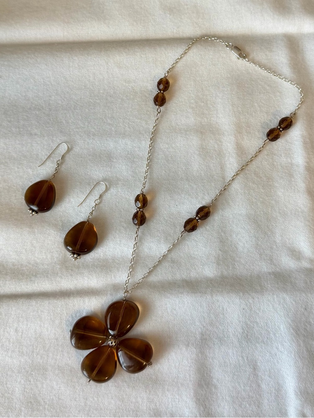 Brown Glass Flower Pendant Necklace and Earrings Set